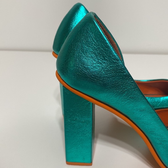 Green Leather Metallic Heels - Picture 9 of 16